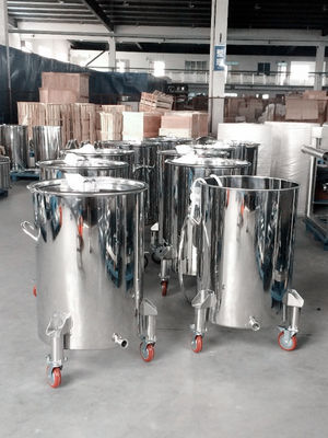 Un bon prix. Seau d' eau en acier inoxydable 316L, réservoirs de stockage de produits laitiers avec roues en ligne