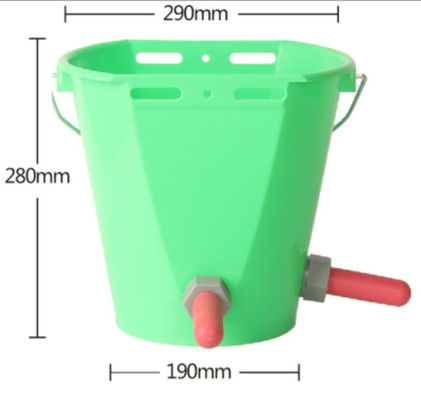 Un bon prix. Bouteille pour nourrir les veaux Bouteille avec tétons / Barre à lait en ligne