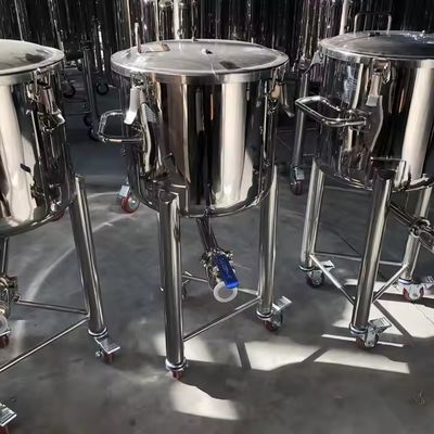Un bon prix. réservoir de stockage en acier inoxydable avec roues en ligne